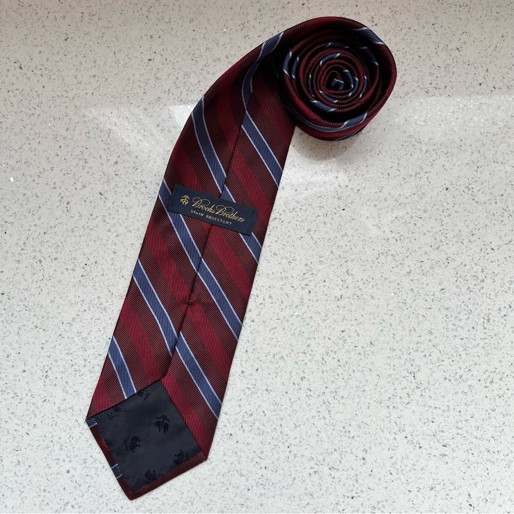 Brooks Brothers 100% Silk Burgundy and Navy Blue Striped Tie - Picture 6 of 10